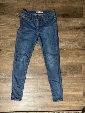 Levi's Women's Skinny Jeans - Medium Blue Wash